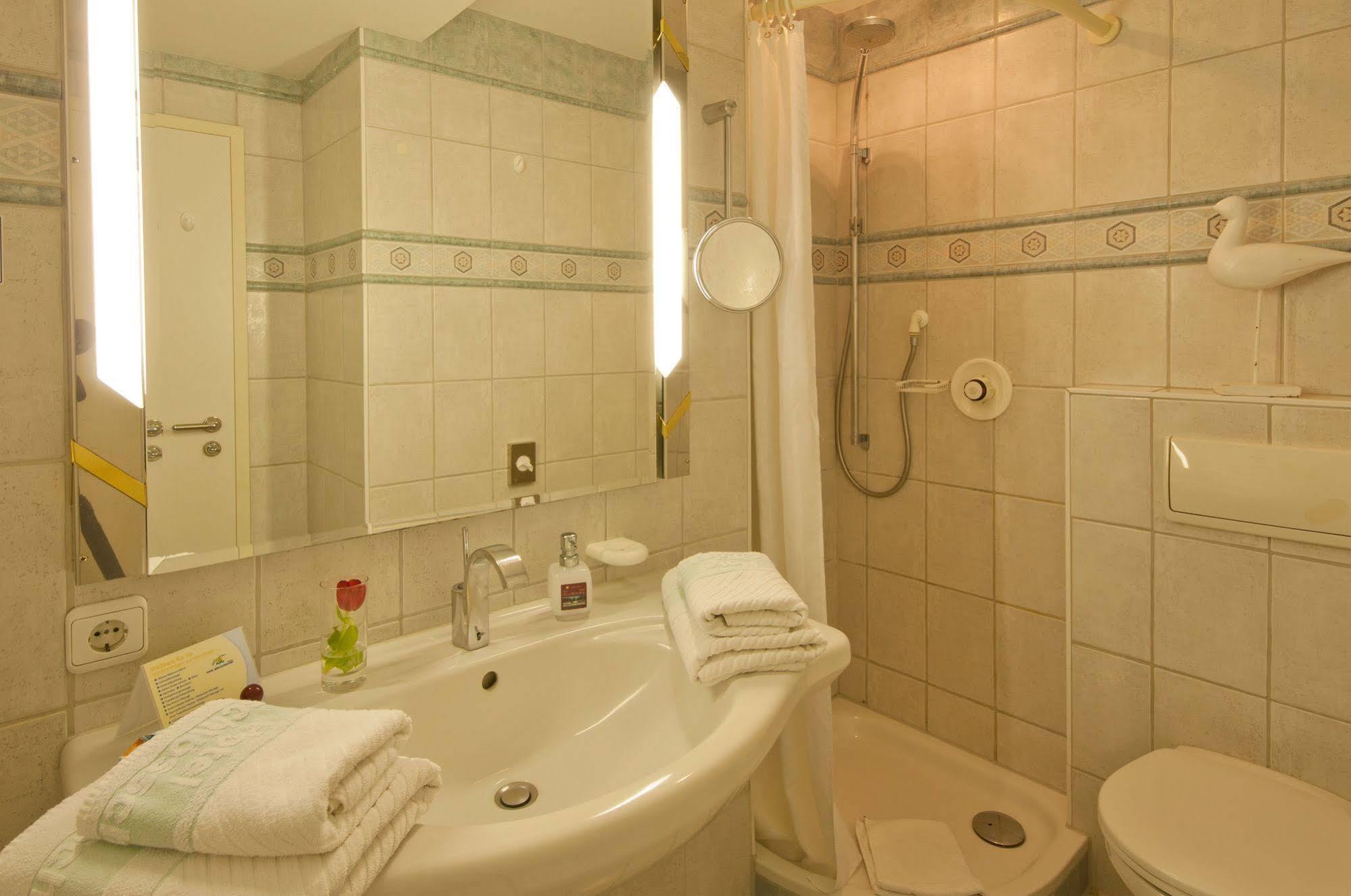 Hotel Seeschloesschen ホーヴァハト エクステリア 写真